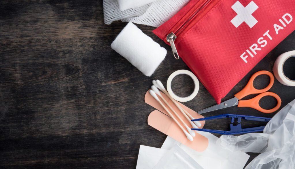 12 Items You Need In Your First Aid Kit - Wake Up Roma!