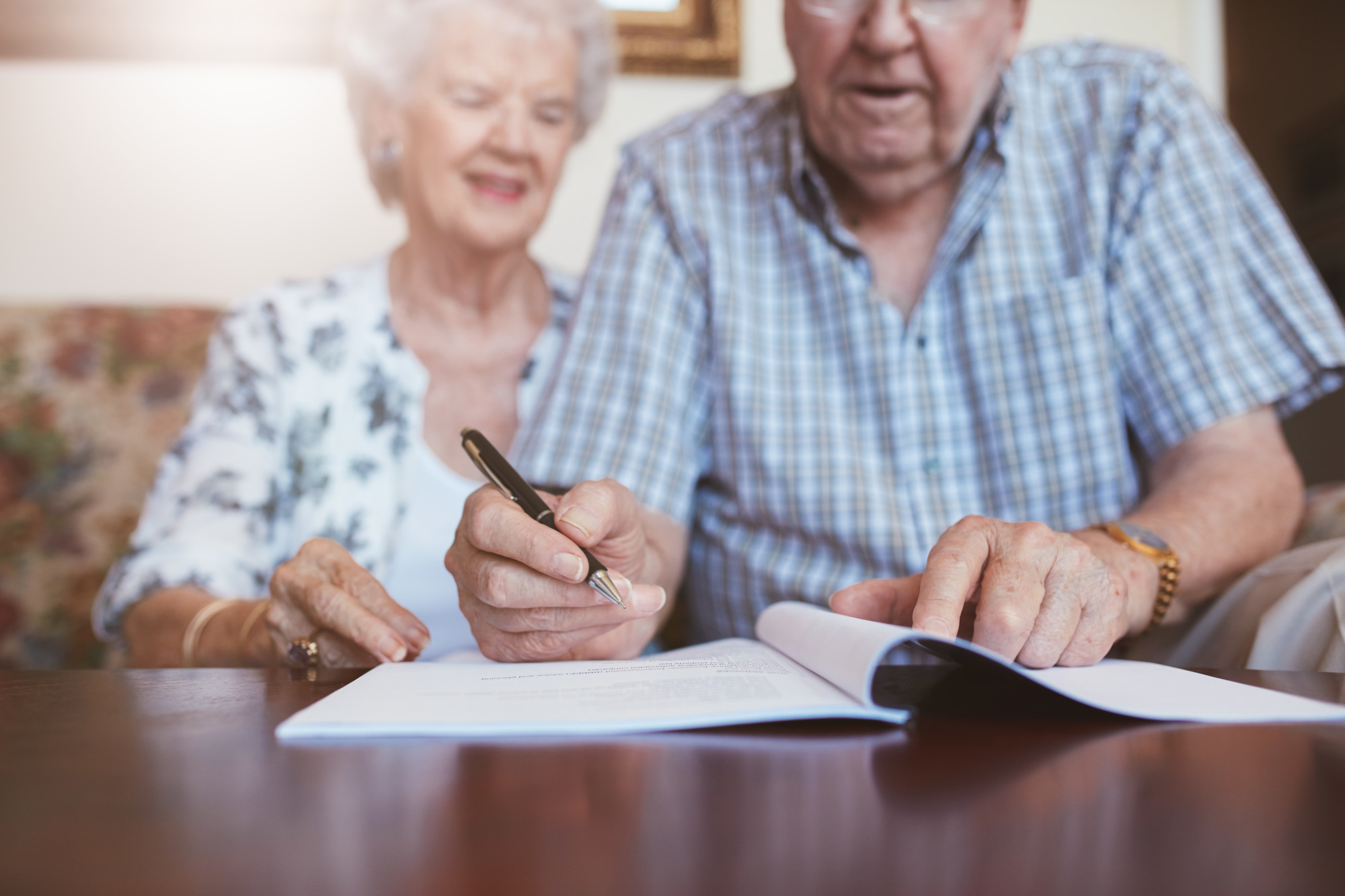 You have options when it comes to taking care of a loved one who can no longer take care of themselves. Is a conservatorship vs guardianship better?
