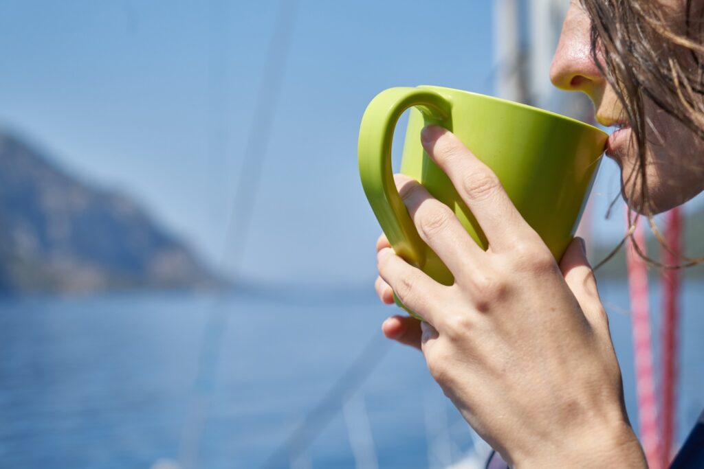 Coffee vs Green Tea: The Different Benefits, Explained - Wake Up Roma!
