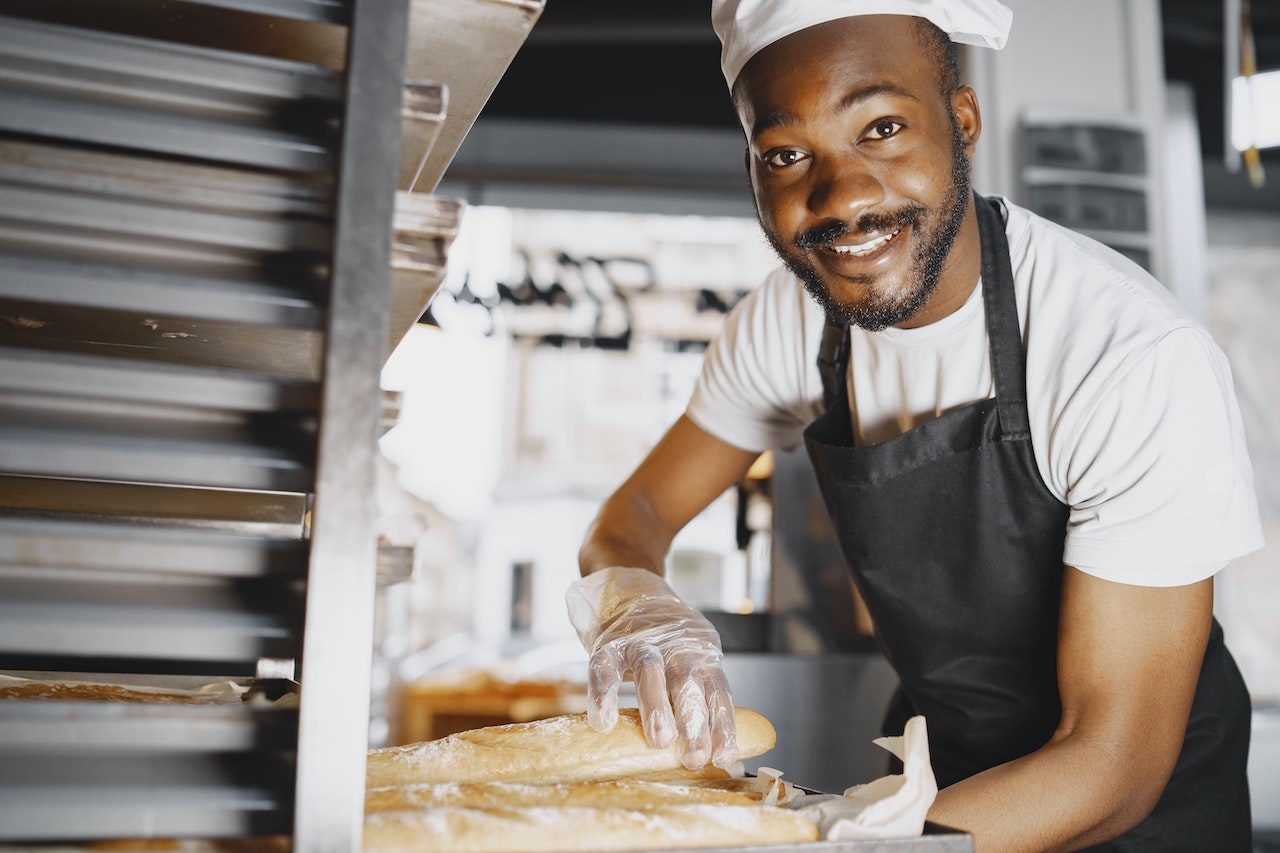 Finding the Perfect Mix: Key Interview Questions for Bakery Food Service Distributors for Your Restaurant